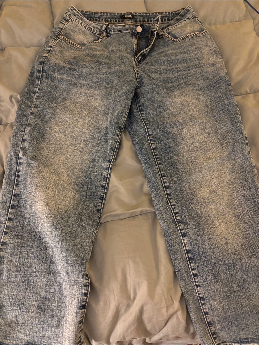 Wimens Washed Blue Jeans - flamingas cropped jeans size medium